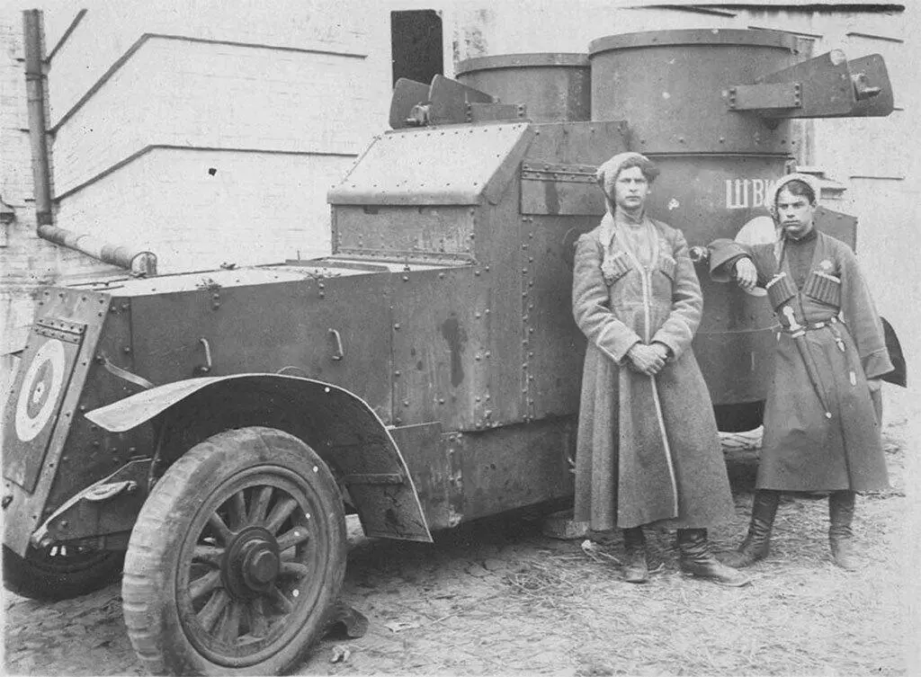 Бронированный панцерник на улицах Киева и в войсках Буквы З и К из украинской - фото 57