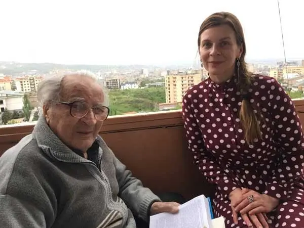 С автором книги Сос Михайлович выслушал прочитал письмо и спрашивает А где - фото 25