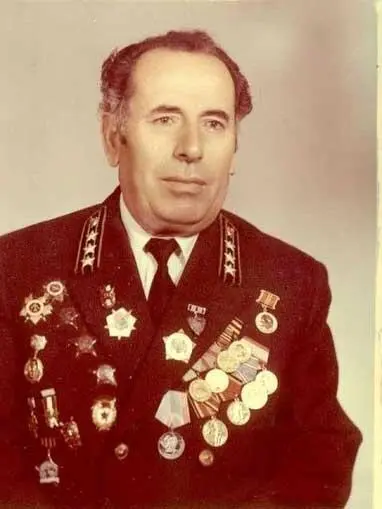 Сурен Еремович Оганесян родился в 1920 году К сожалению до ста лет он не - фото 36