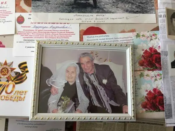 В том же 1942 году призвали и 19летнего Андрея Сначала он оказался в сборном - фото 58
