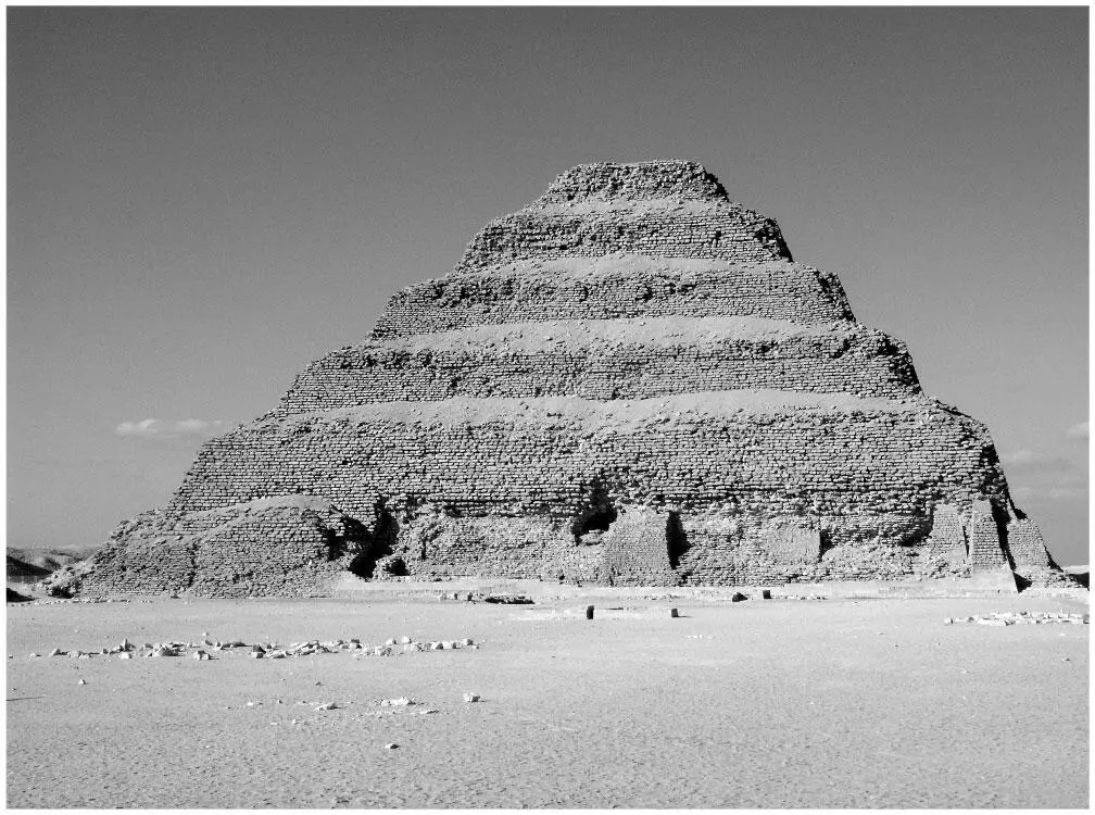 Ступенчатая пирамида Джосера в Саккаре Источник Robert BurchAlamy Несмотря - фото 9