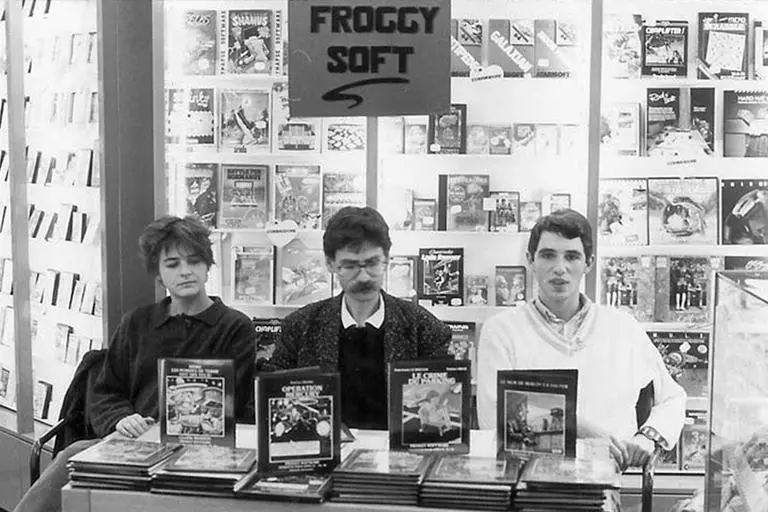 Froggy Software слева направо Клотильд Марион ЖанЛуи Ле Бретон и Тристан - фото 11