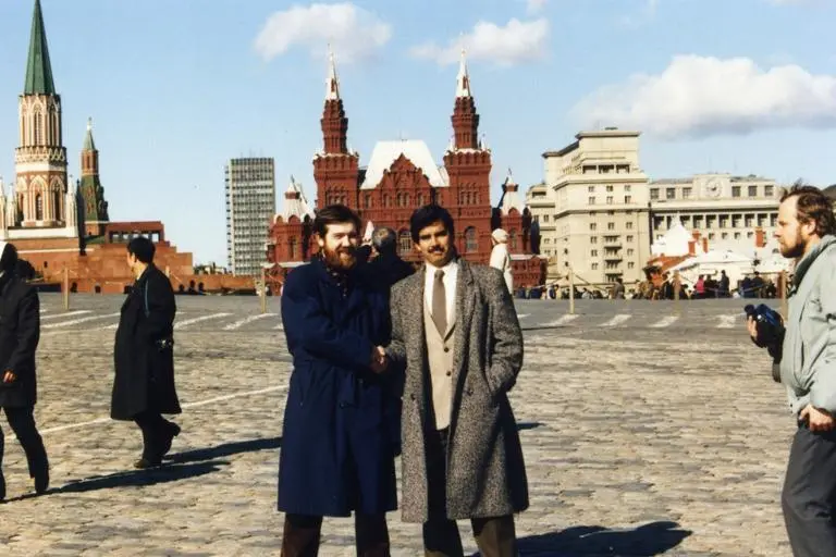 Восток встречается с Западом Алексей Пажитнов слева и Хэнк Роджерс в Москве - фото 17