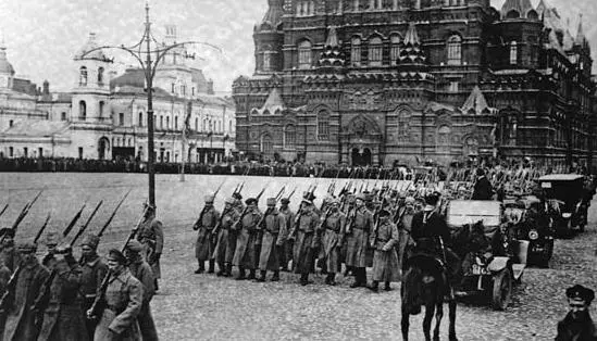 Что же обусловило победу красных над белыми в нише русского имперского проекта - фото 75
