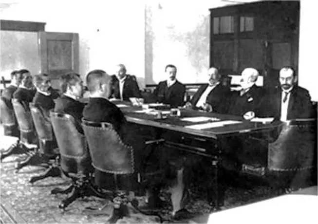 Делегации в Портсмуте 1905 г Рузвельт нагнал Глебова когда он вышел из дома - фото 11