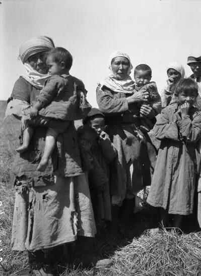 Илл 12 Кочевникиказахи в долине Текес Азиатская экспедиция Мордена и - фото 10