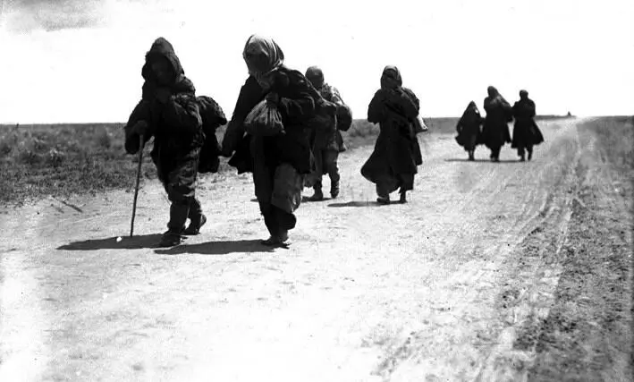 Илл 61 Беженцы от голода СевероВосточный Казахстан 1930е годы У них - фото 19