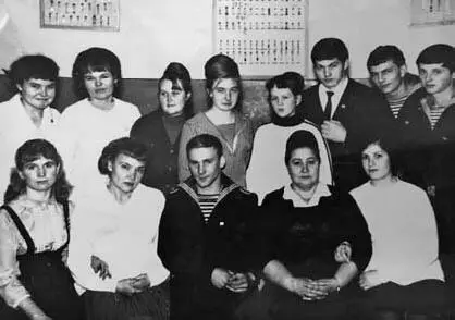 В моем семейном архиве сохранилась фотография на которой запечатлены - фото 4