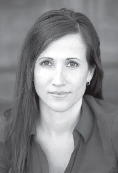 Джессика Лоури получила известность как автор знаменитой серии детективов - фото 76