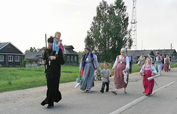 Паломники Для малышей участие в этом походе прощения до алтаря Святого это - фото 16