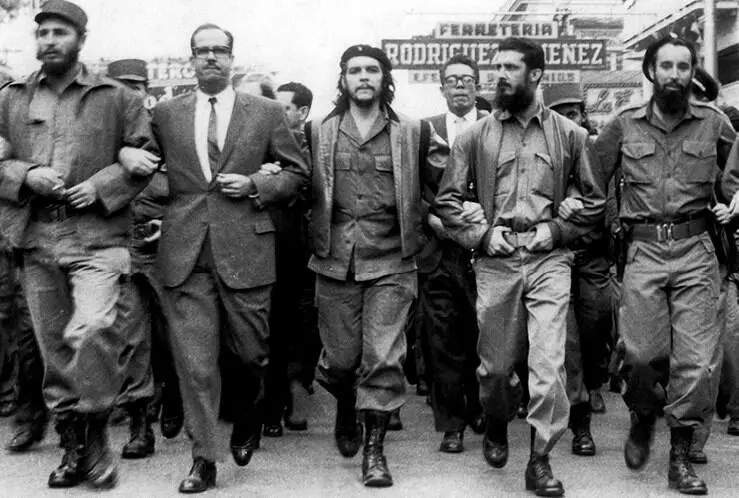 Ил 426 Парад бородатых революционеров в Гаване Куба 1959 Крайний слева - фото 104
