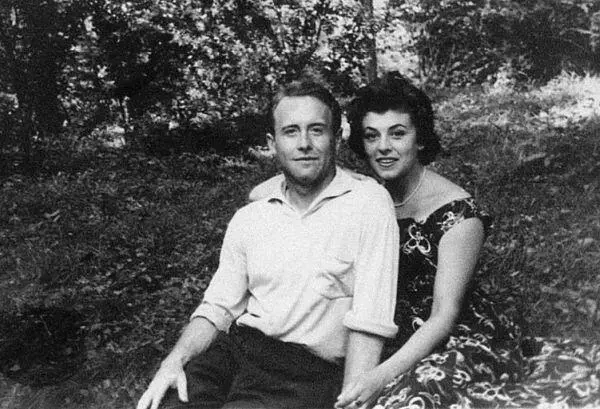 Мы с Катей сразу после женитьбы 1960 г Руководство для агентов Чрезвычайных - фото 7