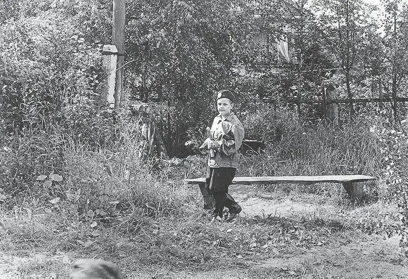 Шарада Лето 1965 За день до представления на балконе второго этажа установили - фото 16