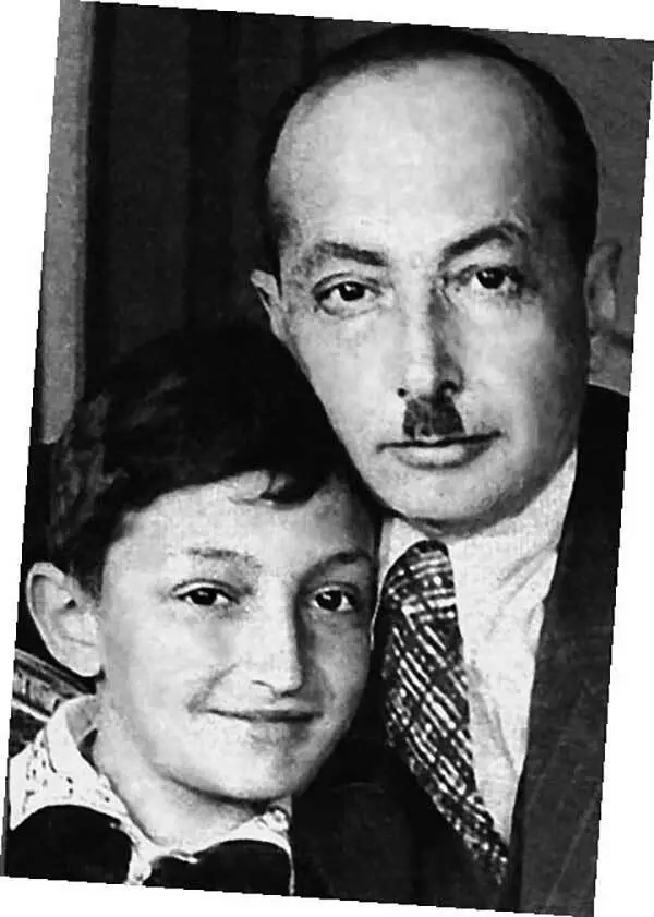 Михаил Козаков родился в 1934 году в Ленинграде в семье писателя Михаила - фото 5