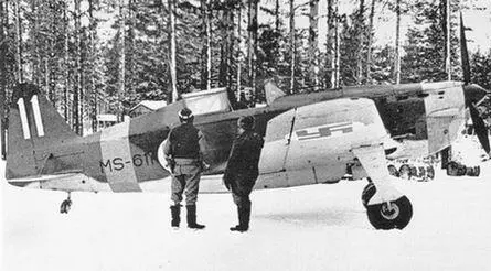Моран ВВС Финляндии В составе ВВС Виши MS406C1 были достаточно быстро сняты - фото 77