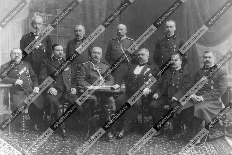 Рис 85 Чиновники СанктПетербургской сыскной полиции Верхний ряд слева - фото 88