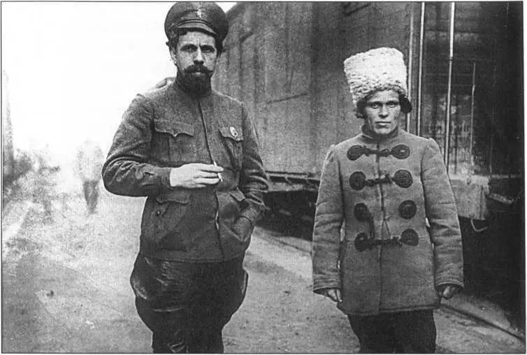 Батька Махно справа К тому же как гром с ясного неба грянул нешуточный - фото 74