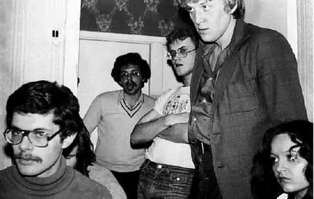 Тусовка студентов МИФИ Фото из архива Стаса Воронина С 1981 года в недрах клуба - фото 93