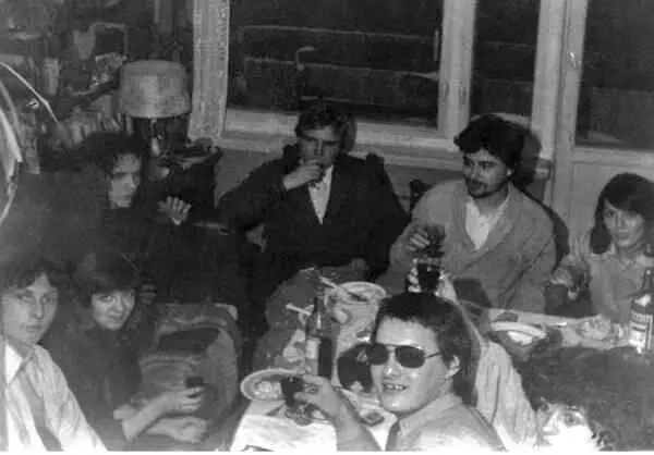 The Party Фото Александр Бицкий На одном из рисунков рукой Науменко было - фото 107