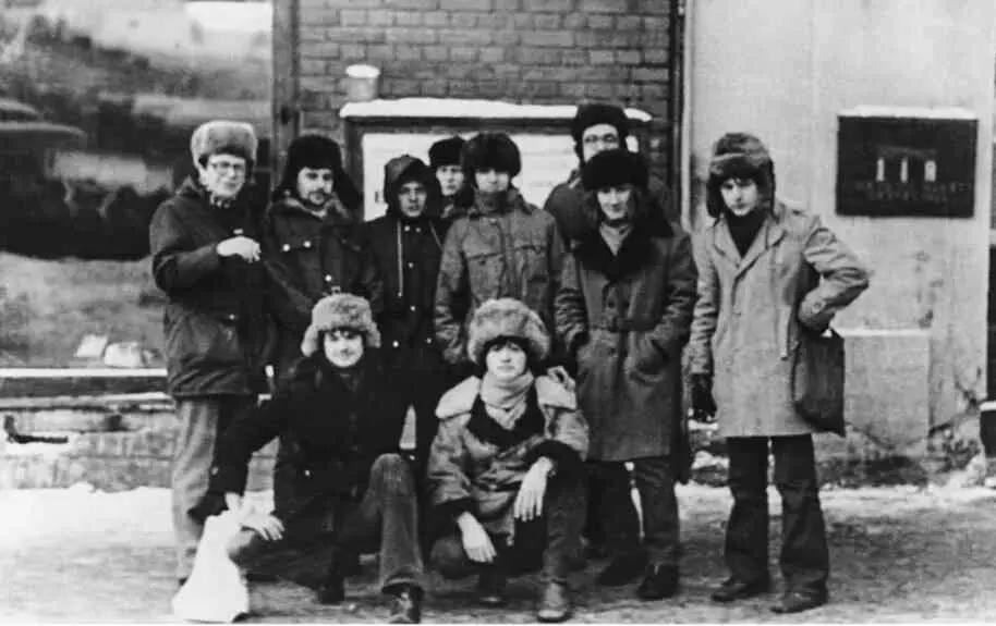 Рыбин Цой Майк и вся королевская рать на улице Рубинштейна 1982 Фото из - фото 109