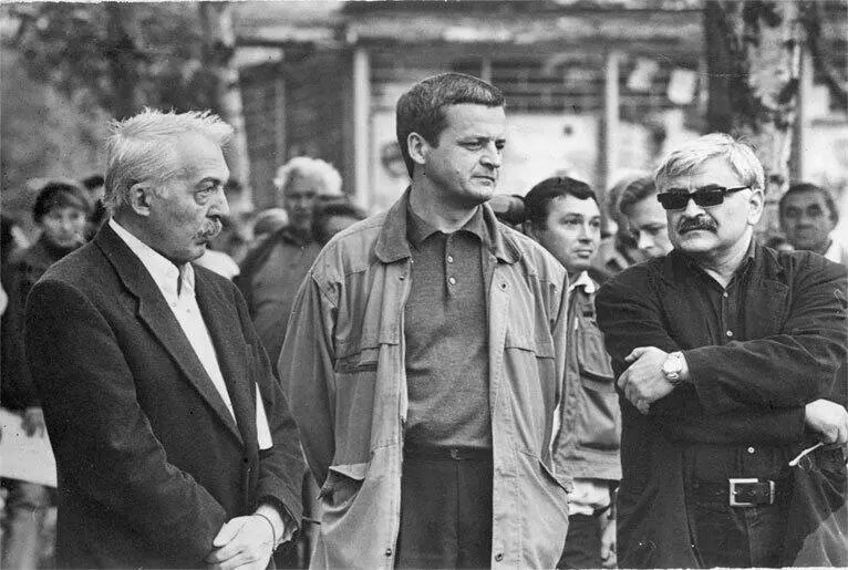 А Битов А Колесов и А Ткаченко на открытии первого памятника Осипу - фото 68