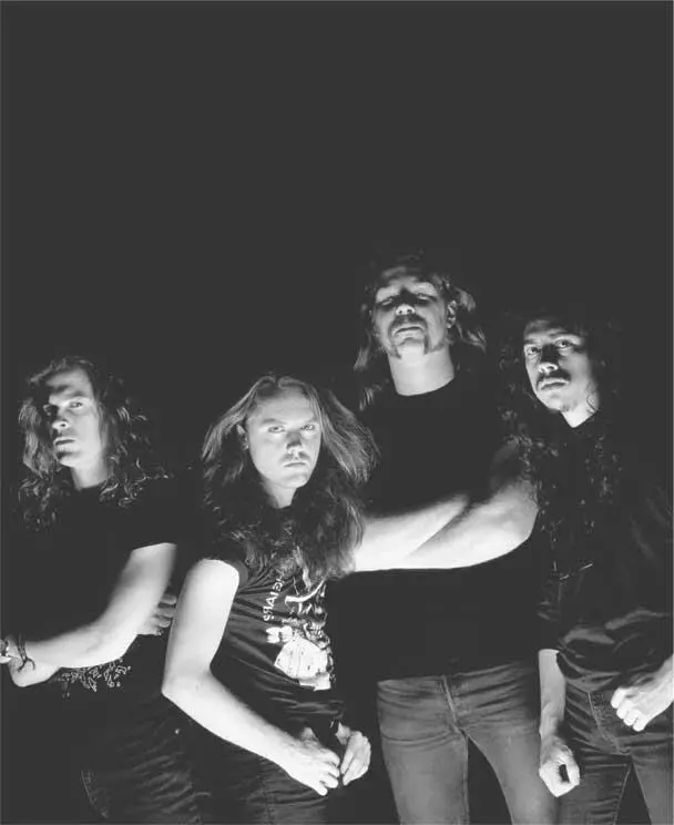 Снова в черном Metallica 1990х готова ворваться в мир коммерческой музыки - фото 32