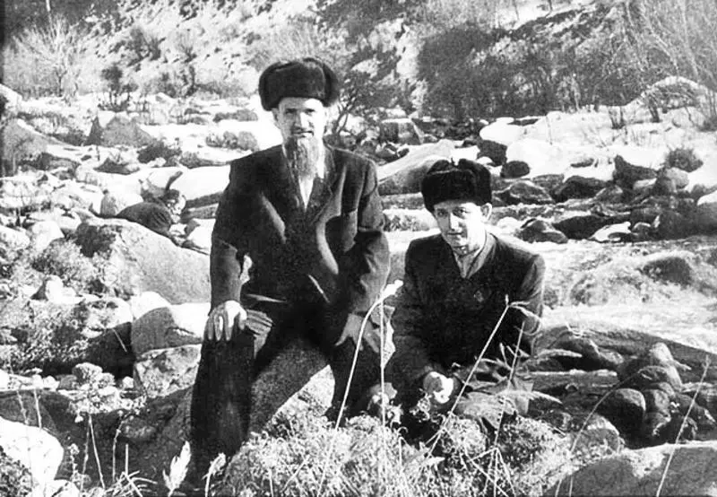 После успешного испытания ИВ Курчатов и ЮБ Харитон решили несколько дней - фото 48