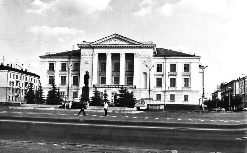 Дворец культуры ВНИИЭФ Интерьер одного из помещений РФЯЦВНИИЭФ Но не все шло - фото 74