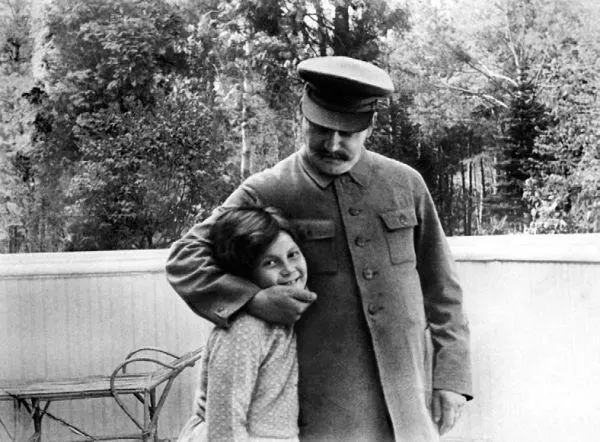 Сятанка это Васина сестра Света любимица Сталина Лошадь в фамилиях не - фото 6
