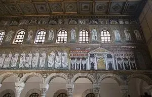 Дворец Теодориха Мозаика базилики СантАполлинаре Нуово в Равенне VI в - фото 48