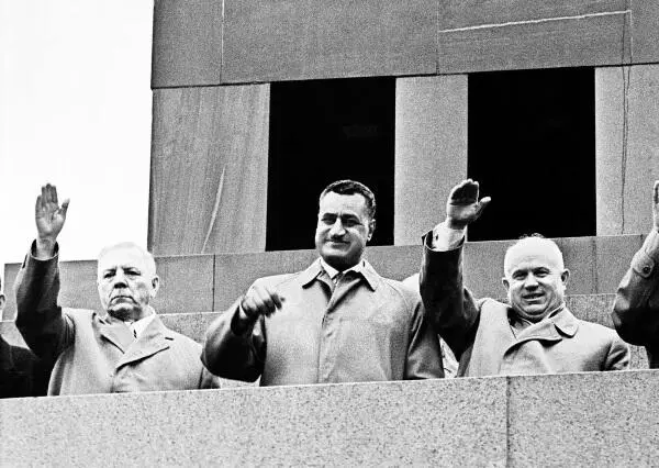 Председатель Президиума Верховного Совета СССР Климент Ворошилов президент ОАР - фото 5