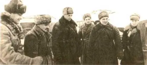 Командующий 16й армией генераллейтенант К К Рокоссовский и член Военного - фото 20