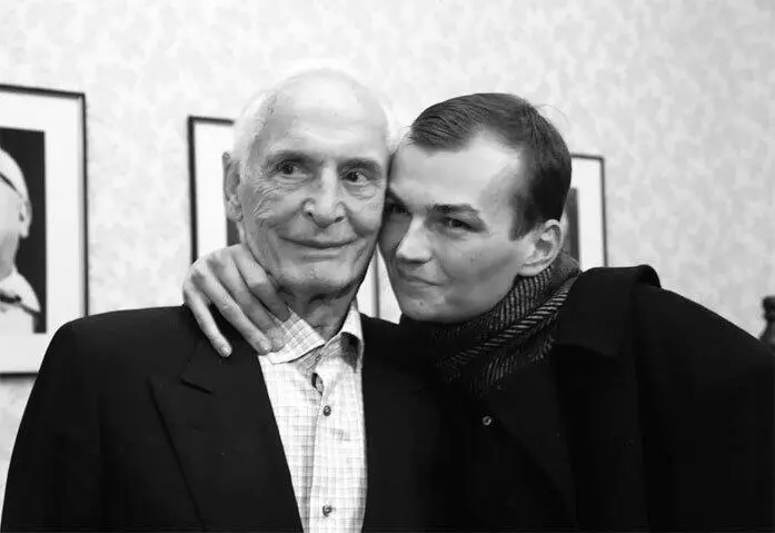 С Василием Лановым и Людмилой Максаковой на вечере памяти Елены Добронравовой - фото 64