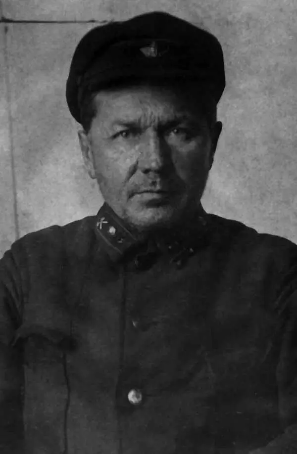 Отец Михаил Николаевич Куваев Сестра Галя Станция Поназырево 1936 Алику - фото 3