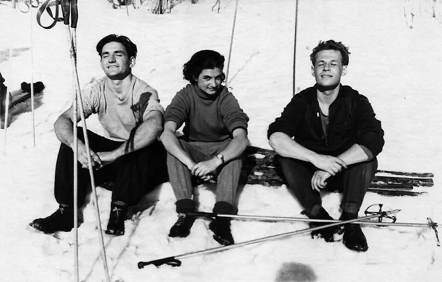 Студенческие годы На практике Киргизия 1955 Спасение провалившегося в талик - фото 10