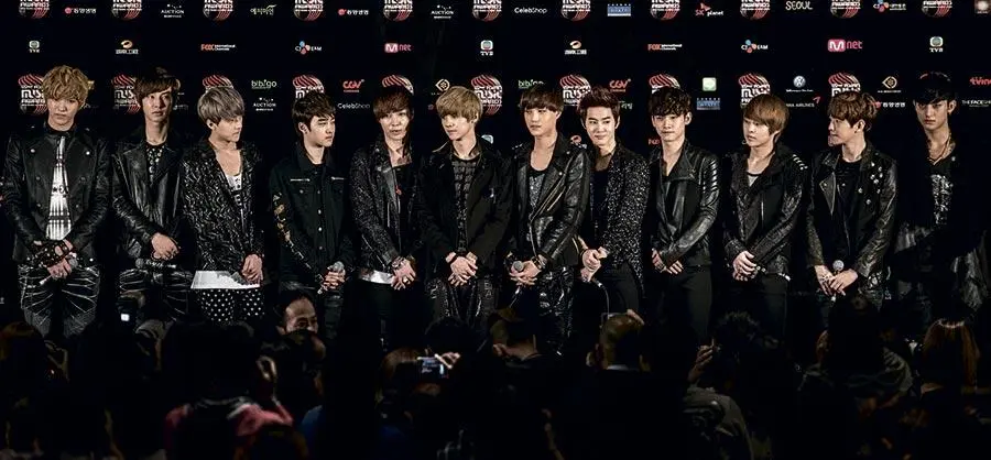 MAMA 2012 года в ГонгКонге вновь свела EXOK и EXOM Philippe Lopez AFP - фото 62