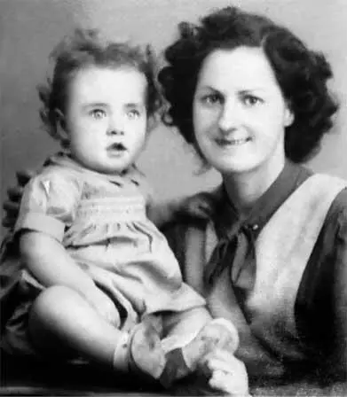 Я с мамой 1945 Папа вернулся с войны 1945 Время спать я спасаюсь бегством - фото 2