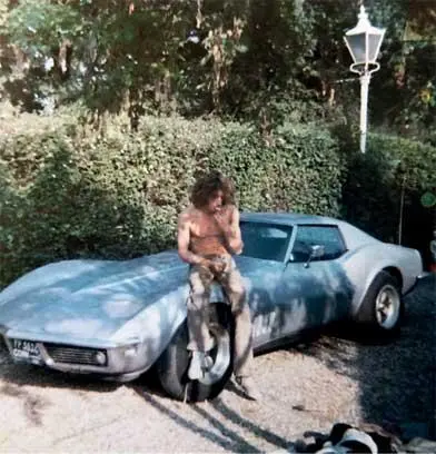 Новехонький Corvette Stingray 1969 Персироуд 1975 Верхом на Олли 1974 - фото 28