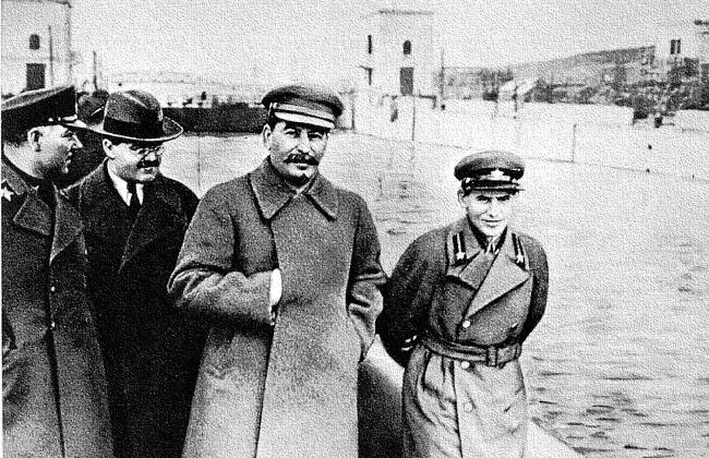К Е Ворошилов В М Молотов И В Сталин и Н А Ежов Г Г Ягода А М - фото 14