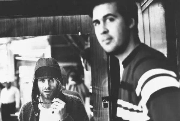 Nirvana НьюЙорк 24 июля 1993 года Курт и Крист Курт читает тот самый - фото 52