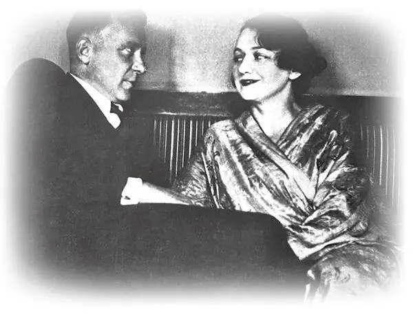 В октябре 1932 года Михаил Булгаков развелся с Любовью Белозерской и сразу же - фото 115