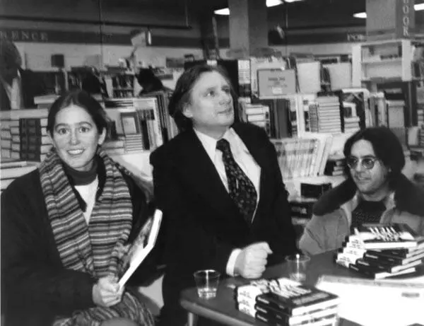 89 Юрий Мамлеев подписывает свои книги на авторском вечере в Корнельском - фото 38