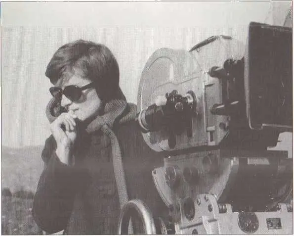 Лариса Шепитько во время съемок фильма Ты и я 1971 В этом фильме мы с - фото 27