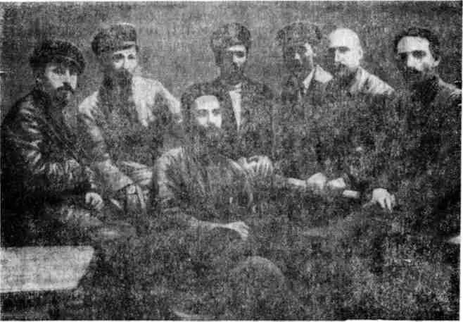 Коллегия ВЧК 1919 год Слева направо Уралов Дзержинский Волобуев на - фото 6