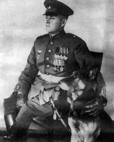 Начальник военнотехнической Школы дрессировщиков генералмайор Григорий - фото 10