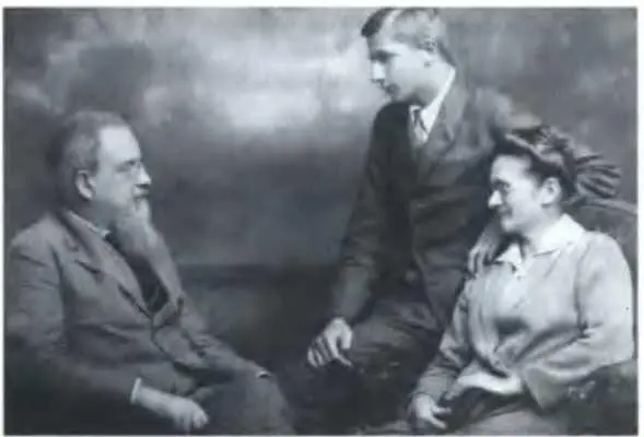 Струве Нина Струве и их сын Аркадий Прага 1920е годы Струве в Белграде - фото 10