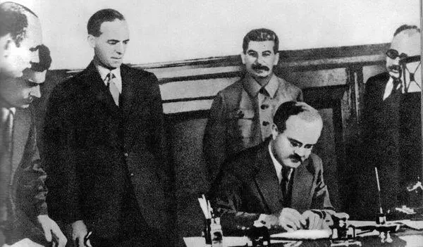 Подписание соглашения между правительствами СССР и Великобритании о совместных - фото 12