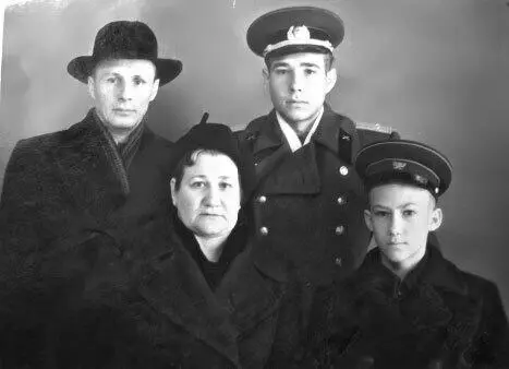Моисеевы Мои дедушка Андрей Михайлович с бабушкой Александрой Петровной - фото 61