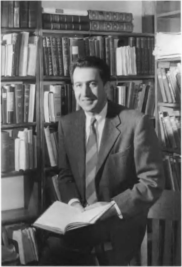 В апреле 1958 г я получил должность профессора факультета гуманитарных наук - фото 13