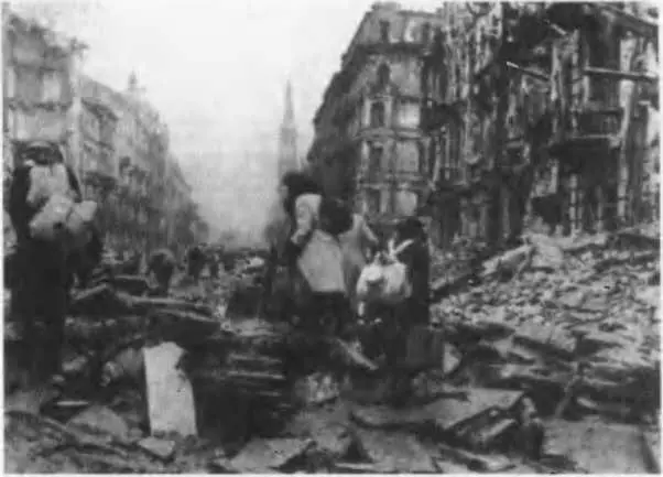 Варшава 1938 г Маршалковская главная улица Варшавы после бомбежки 1 октября - фото 6